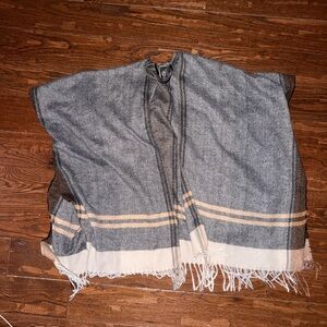 Vince Camuto Gray and Cream Wrap